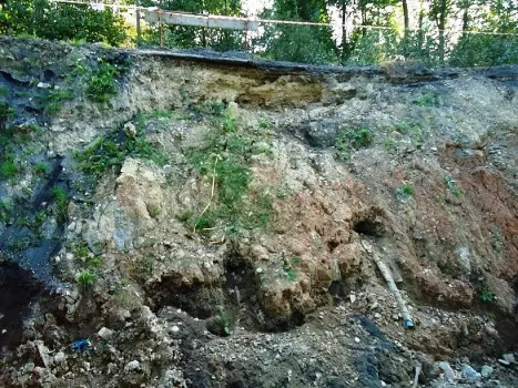 Osuwisko w Tarnawce — widok zabezpieczanego zbocza